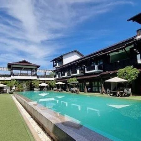 Villa D'Acqua Resort Masjid Tanah Bagian luar foto